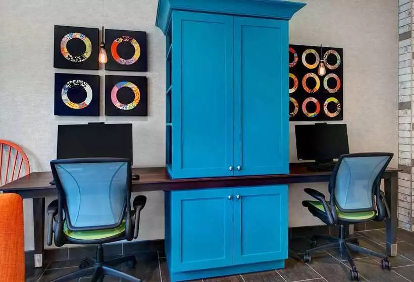 Hotelli Home2 Suites Asheville Airport