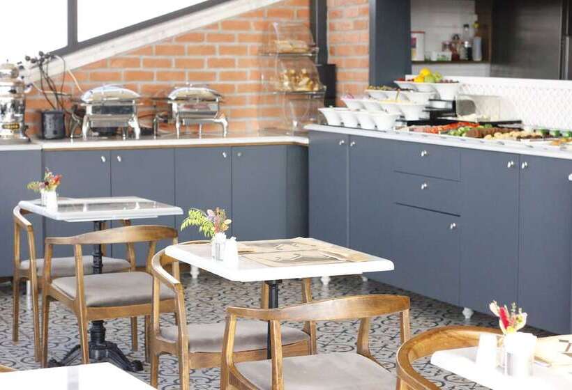 ホテル Meroddi La Porta