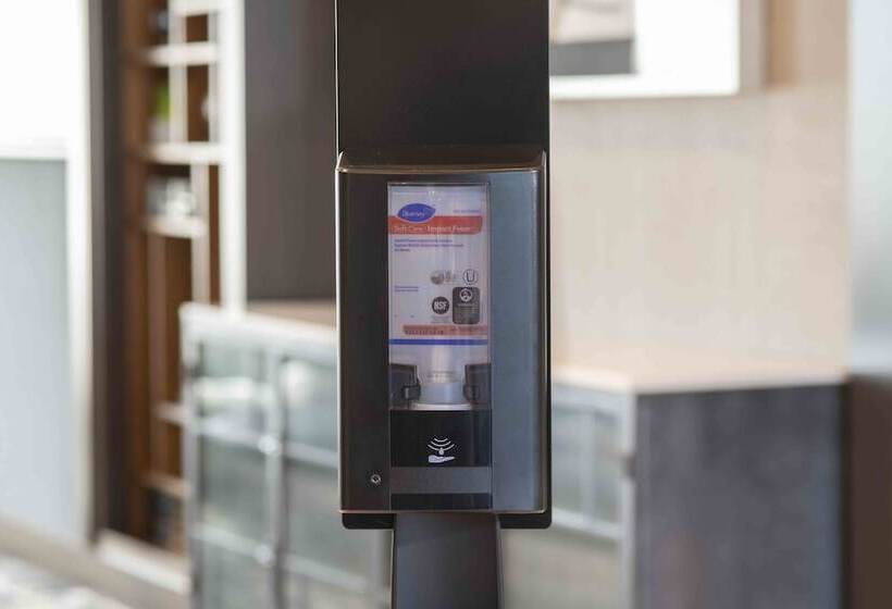 هتل Staybridge Suites Boston Logan Airport Revere, An Ihg