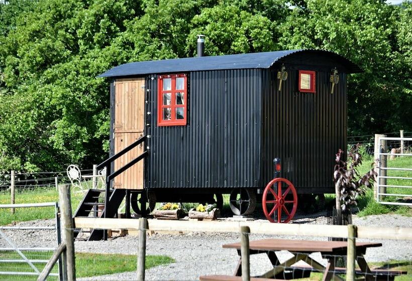 Meadow Shepherds Hut