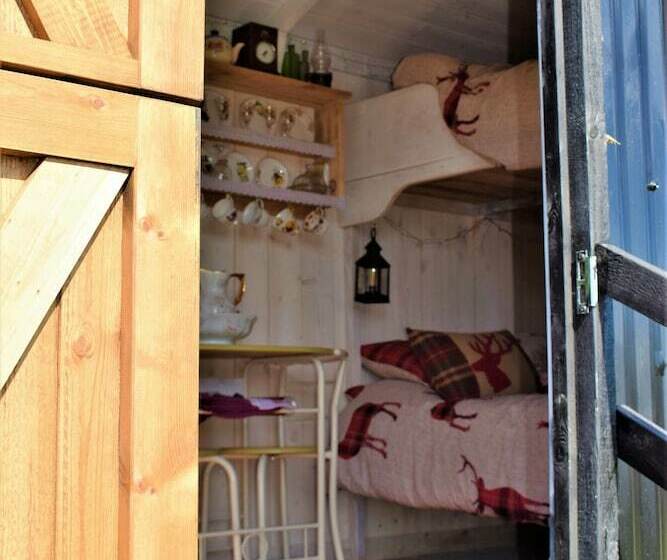 Meadow Shepherds Hut