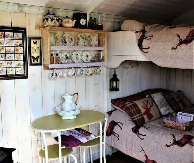 Meadow Shepherds Hut