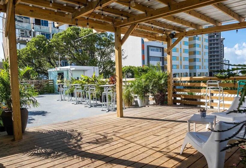 Santurcia Hostel Adults Only