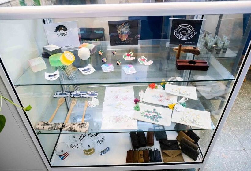 Santurcia Hostel Adults Only