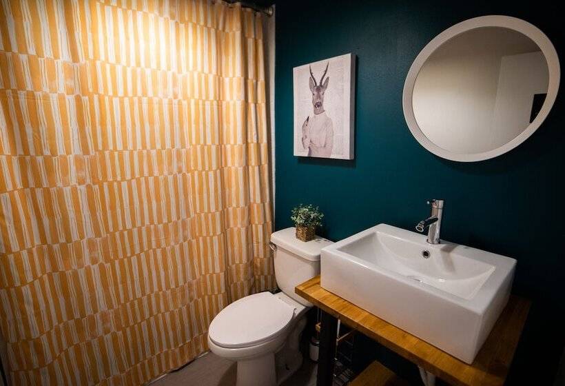 Santurcia Hostel Adults Only