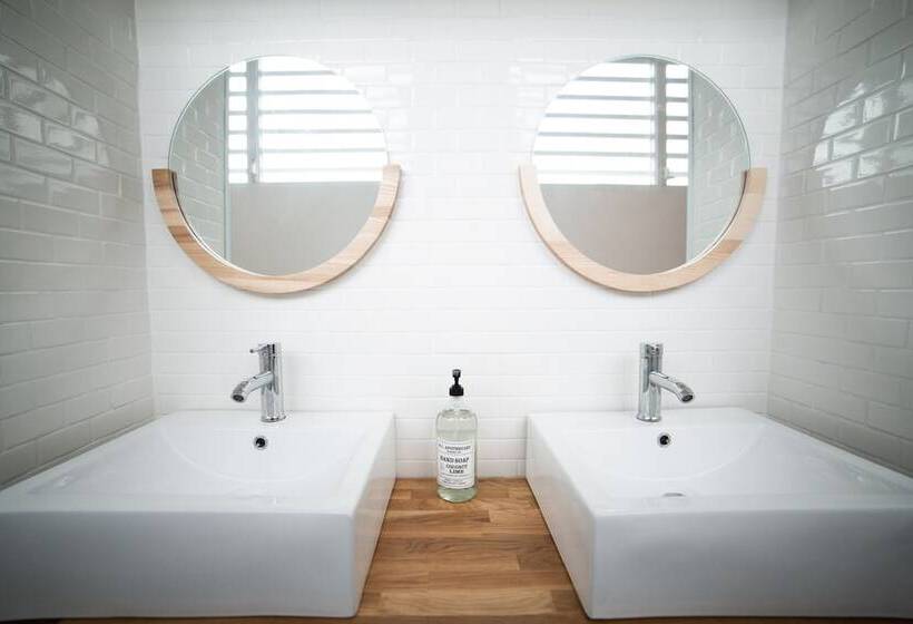 Santurcia Hostel Adults Only