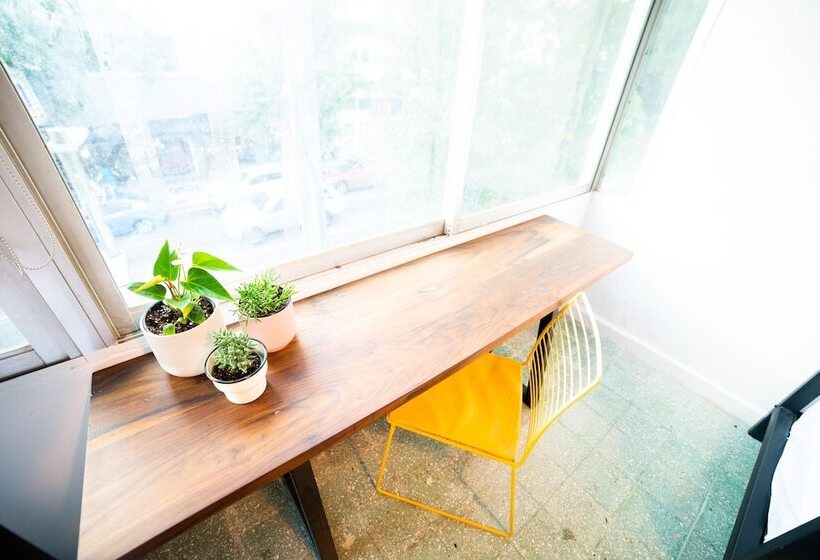 Santurcia Hostel Adults Only