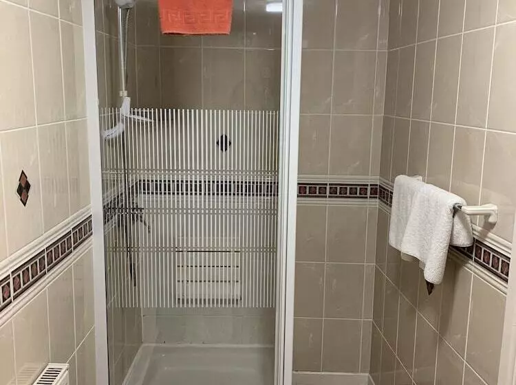 The Dog & Doublet Inn