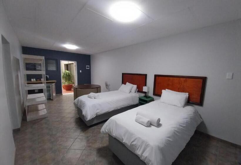 هتل Ngandu At Sea