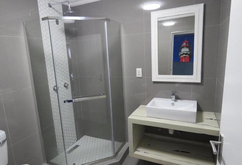 هتل Ngandu At Sea