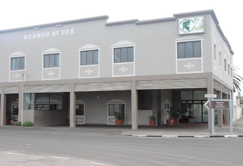 هتل Ngandu At Sea