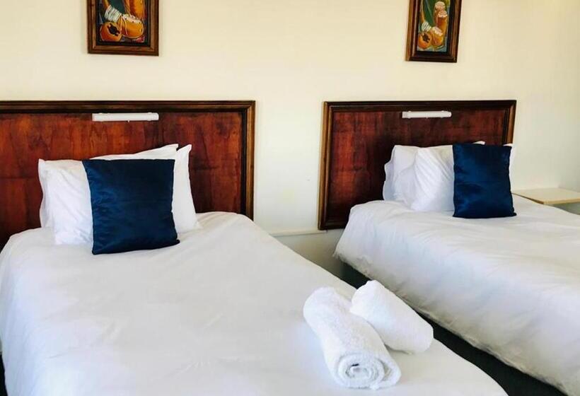 هتل Ngandu At Sea