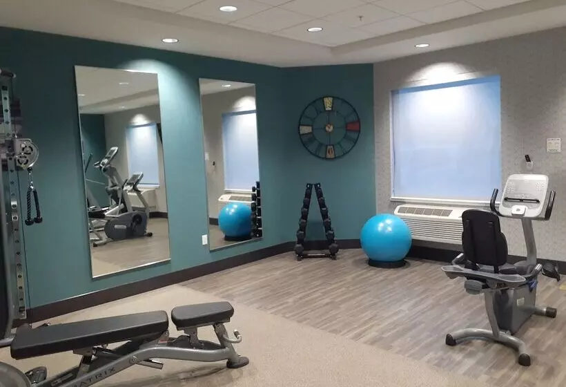 هتل Simple Suites Boise Airport