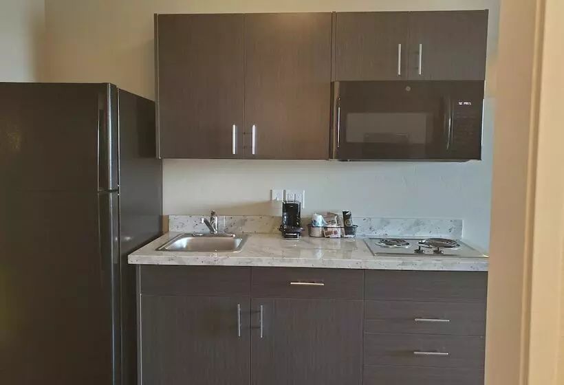 هتل Simple Suites Boise Airport