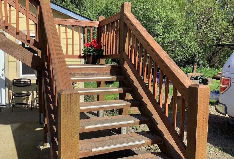 Motel South Jetty Inn