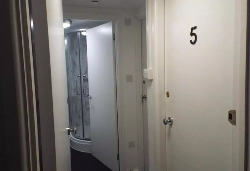 Majatalo Corner House Guest House