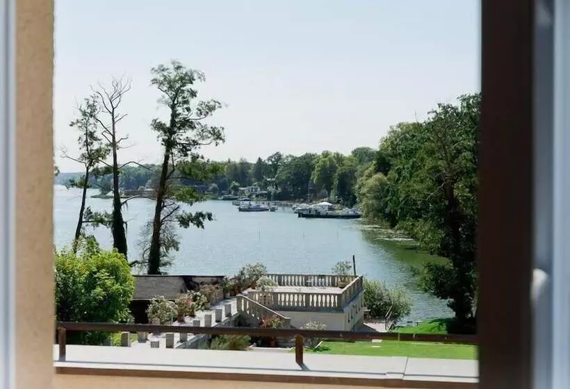 ペンション Landhaus Am Jungfernsee