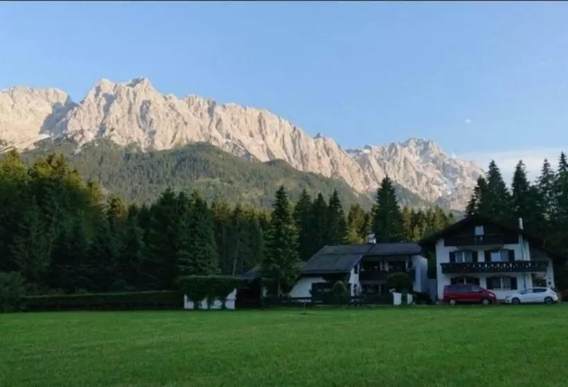 ペンション Gästehaus Lehnerer Grainau
