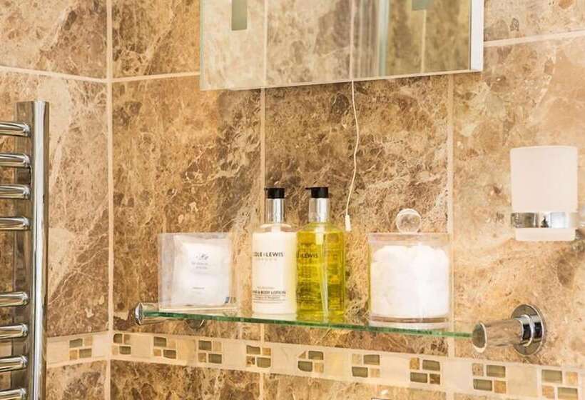 펜션 Seafield Guest House