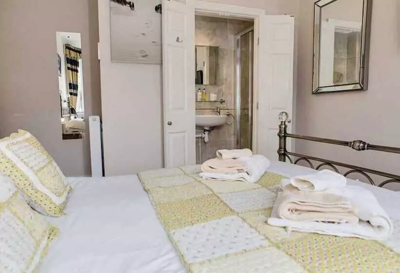 پانسیون Seafield Guest House