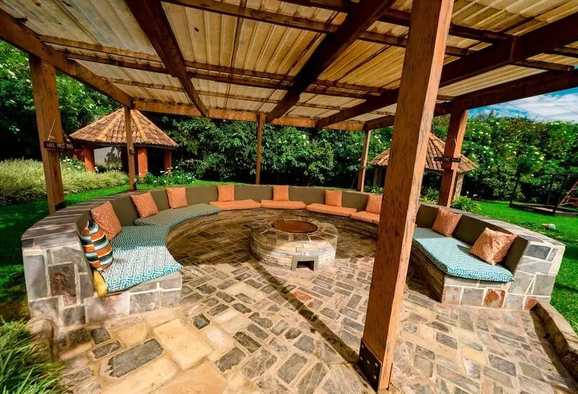 پانسیون Tiloreza Volcanoes Ecolodge