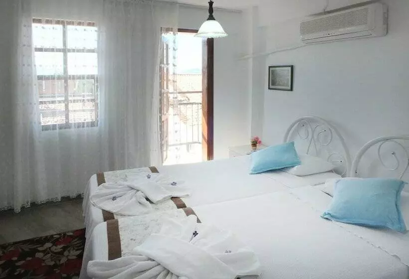 Hotelli Caretta Pansi̇yon