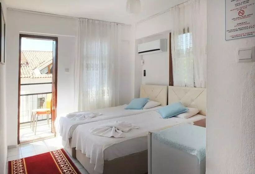 Hotelli Caretta Pansi̇yon