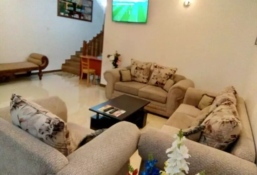 پانسیون Kin Rock Bungalow