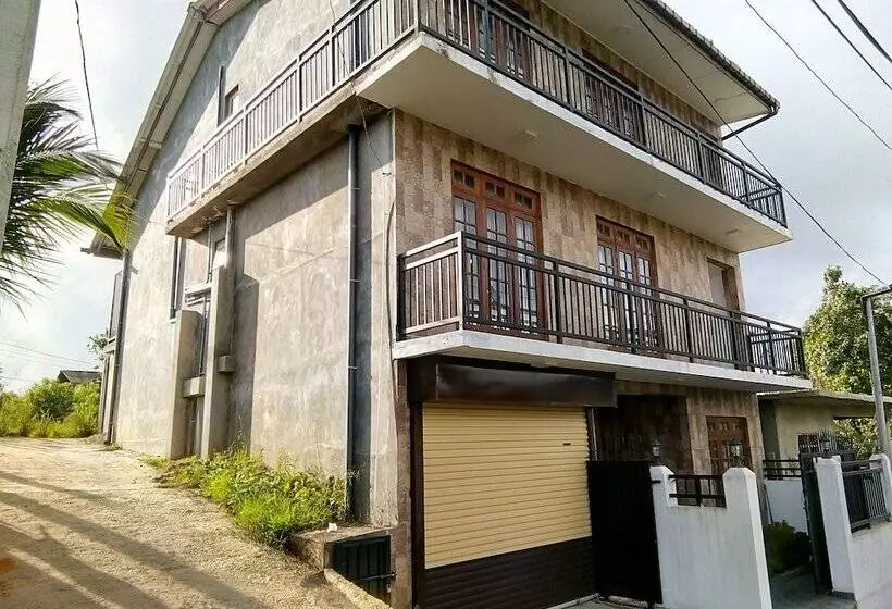 پانسیون Kin Rock Bungalow