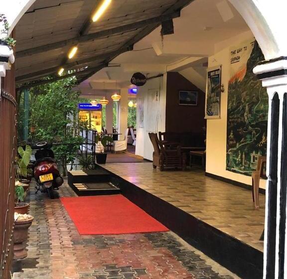 بنسيون White House Adam`s Peak