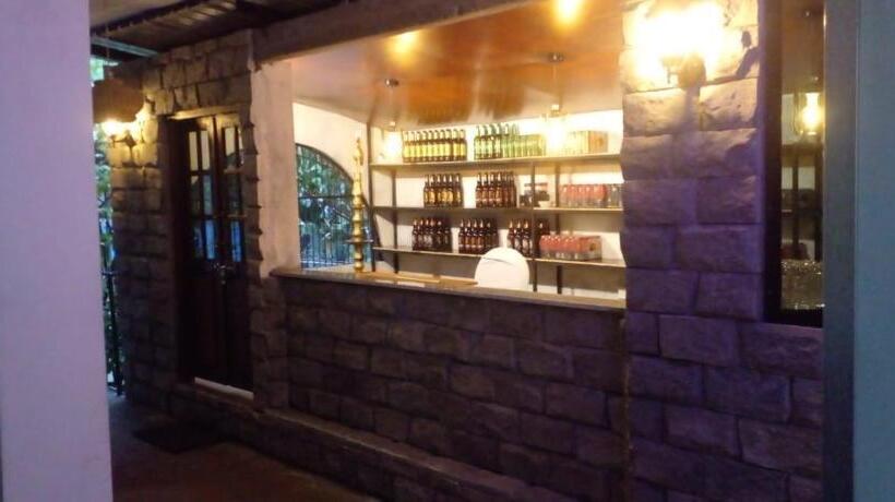 بنسيون White House Adam`s Peak