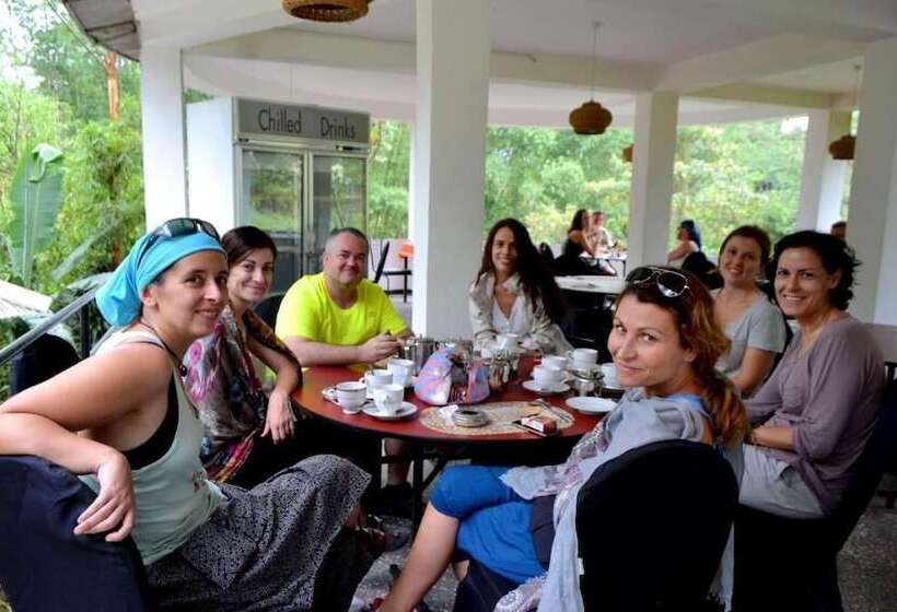 بنسيون White House Adam`s Peak