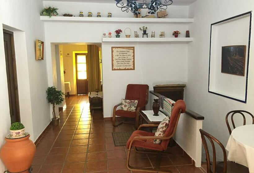 Пансион Alojamiento Castillo De Hornachos