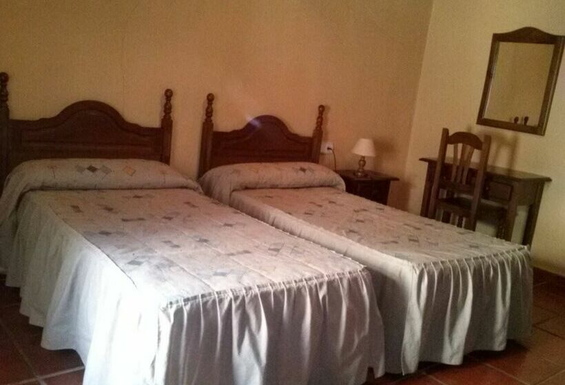 Пансион Alojamiento Castillo De Hornachos