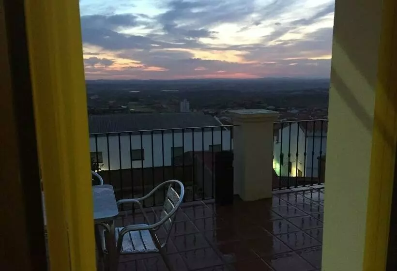 ペンション Alojamiento Castillo De Hornachos