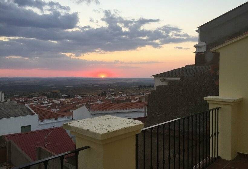 Пансион Alojamiento Castillo De Hornachos