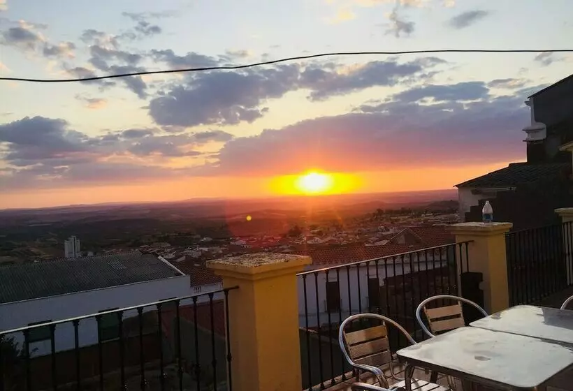 ペンション Alojamiento Castillo De Hornachos