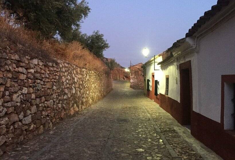 Пансион Alojamiento Castillo De Hornachos