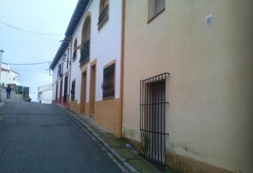 Пансион Alojamiento Castillo De Hornachos