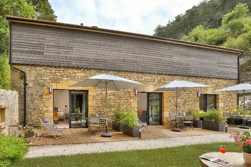 Hotelli Logis Hôtel Restaurant L Atelier D Epicure