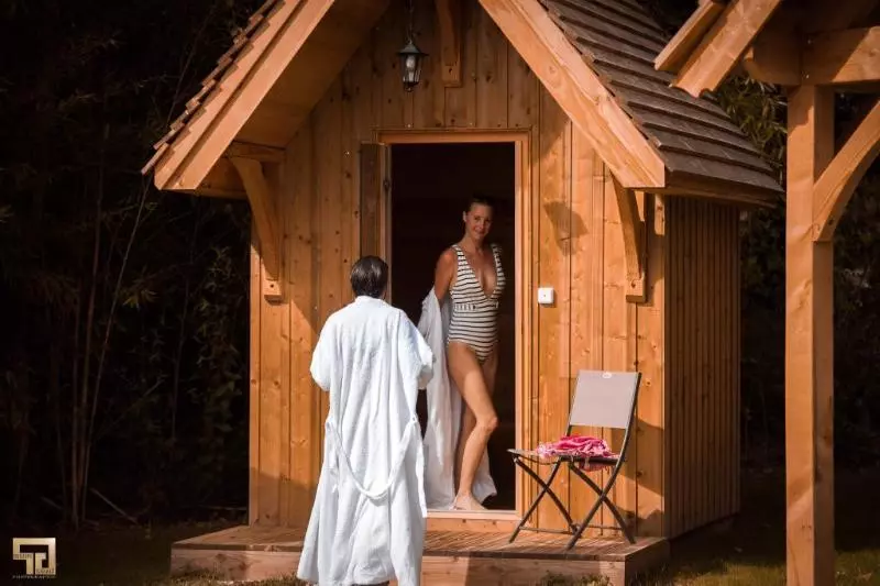 Hotelli Logis Hôtel Restaurant L Atelier D Epicure