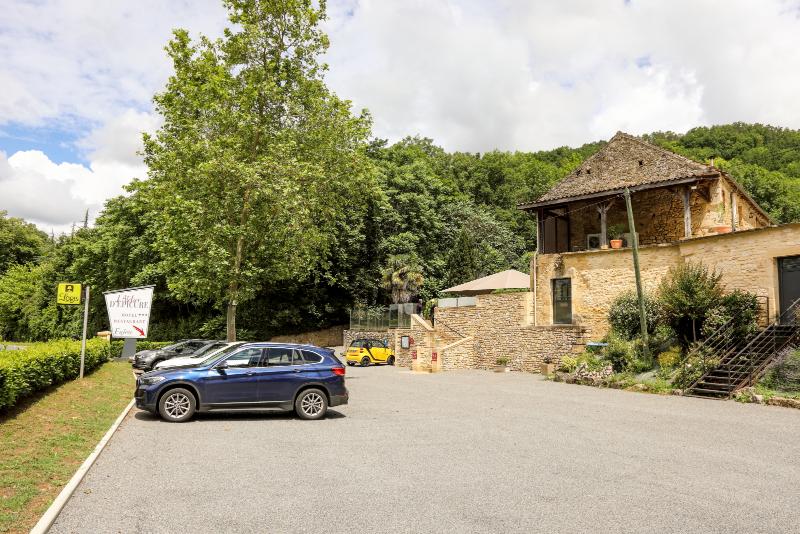 Отель Logis Hôtel Restaurant L Atelier D Epicure