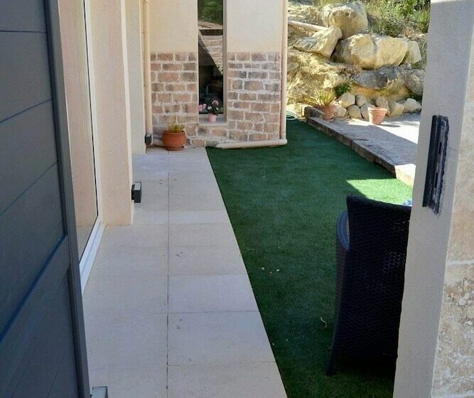 פנסיון L'instant Magique