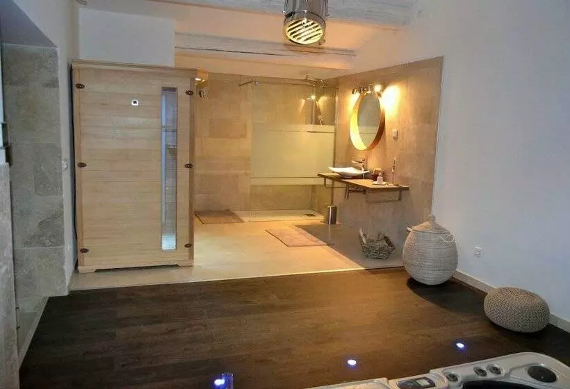 ペンション L'instant Magique