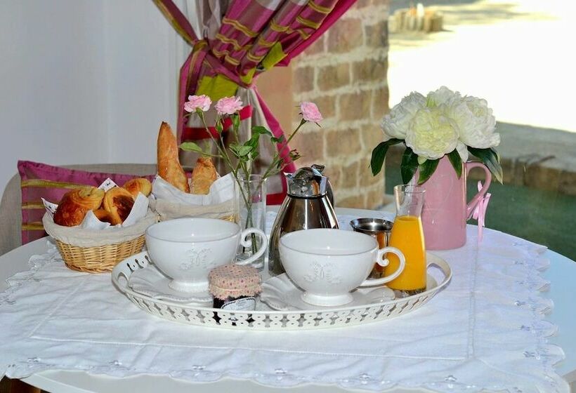 פנסיון L'instant Magique