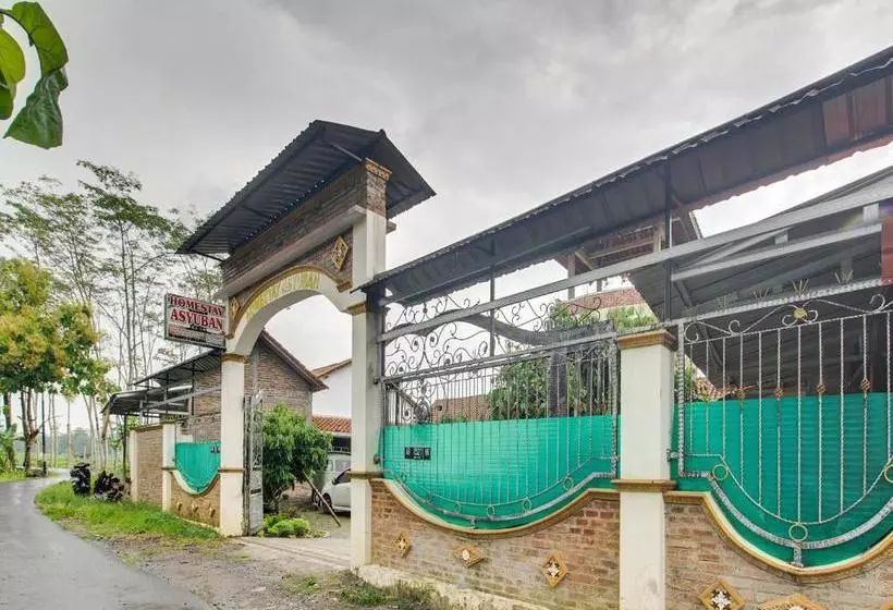ホテル Oyo 3355 Homestay Syariah Asyuban