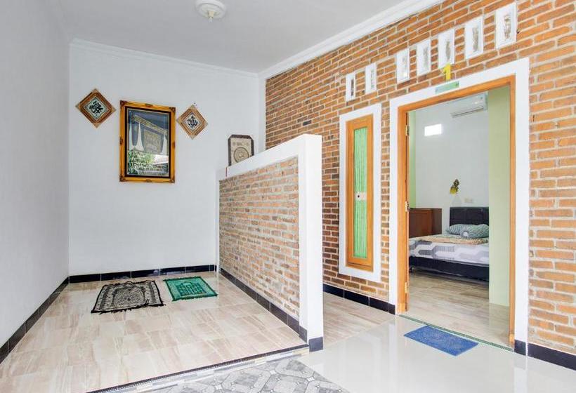 Hotel Oyo 3355 Homestay Syariah Asyuban