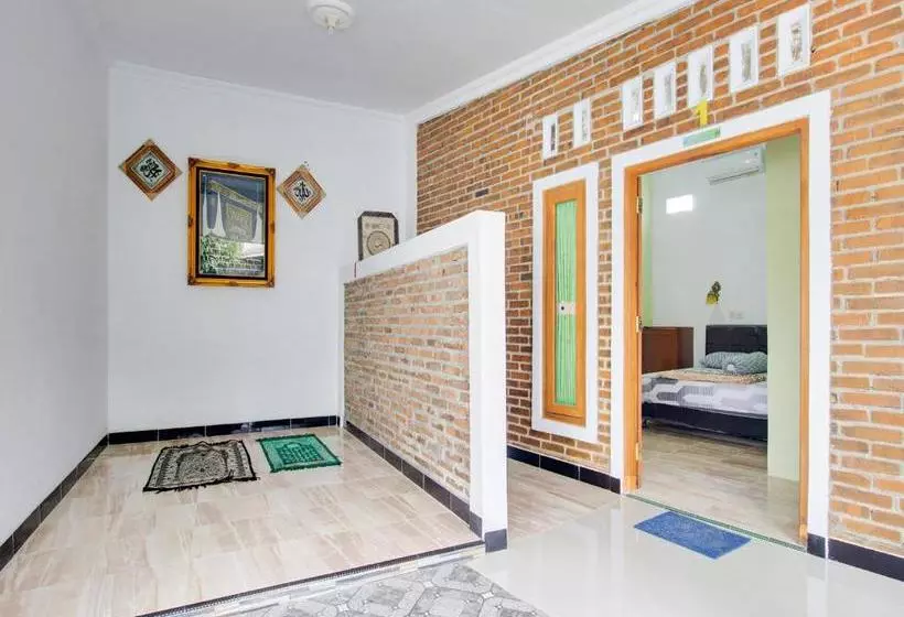 ホテル Oyo 3355 Homestay Syariah Asyuban