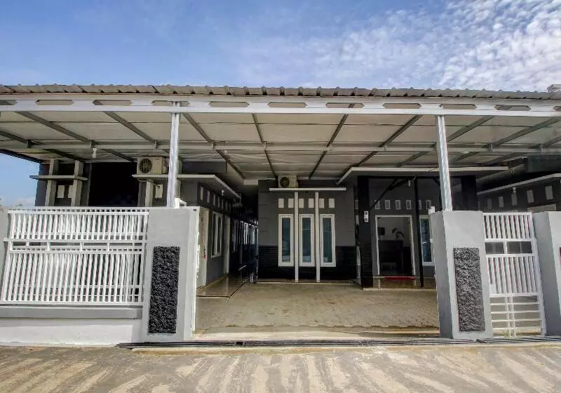 هتل Oyo 3415 Kost Wimane