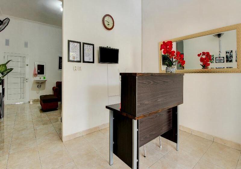 בית מלון כפרי Oyo 3415 Kost Wimane